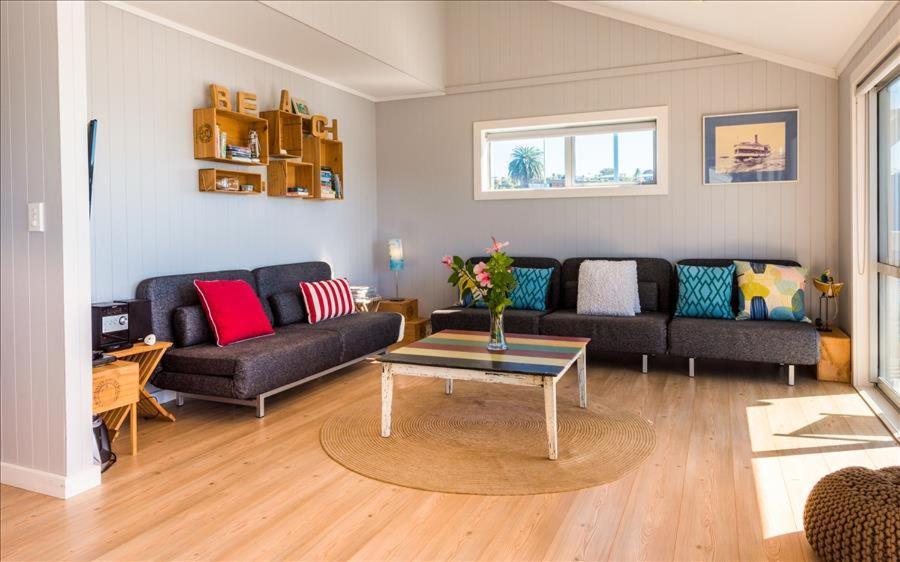 The Waiheke Pad - In The Heart Of Oneroa! Villa Bagian luar foto